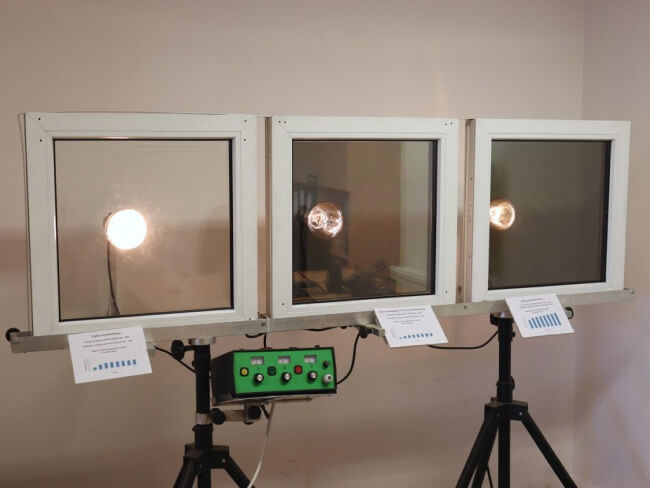 szyba przeciwsłoneczna vs szyba z folią przeciwsłoneczną