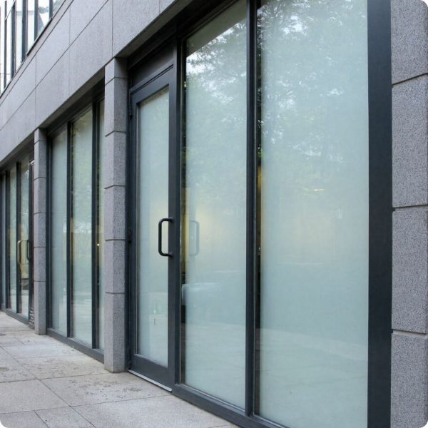 naklejka matujaca na szybe